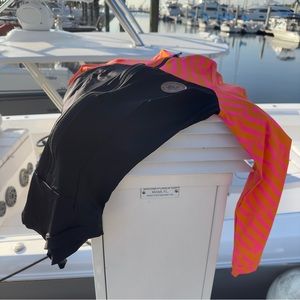 New gorgeous long sleeve swimsuit front zip